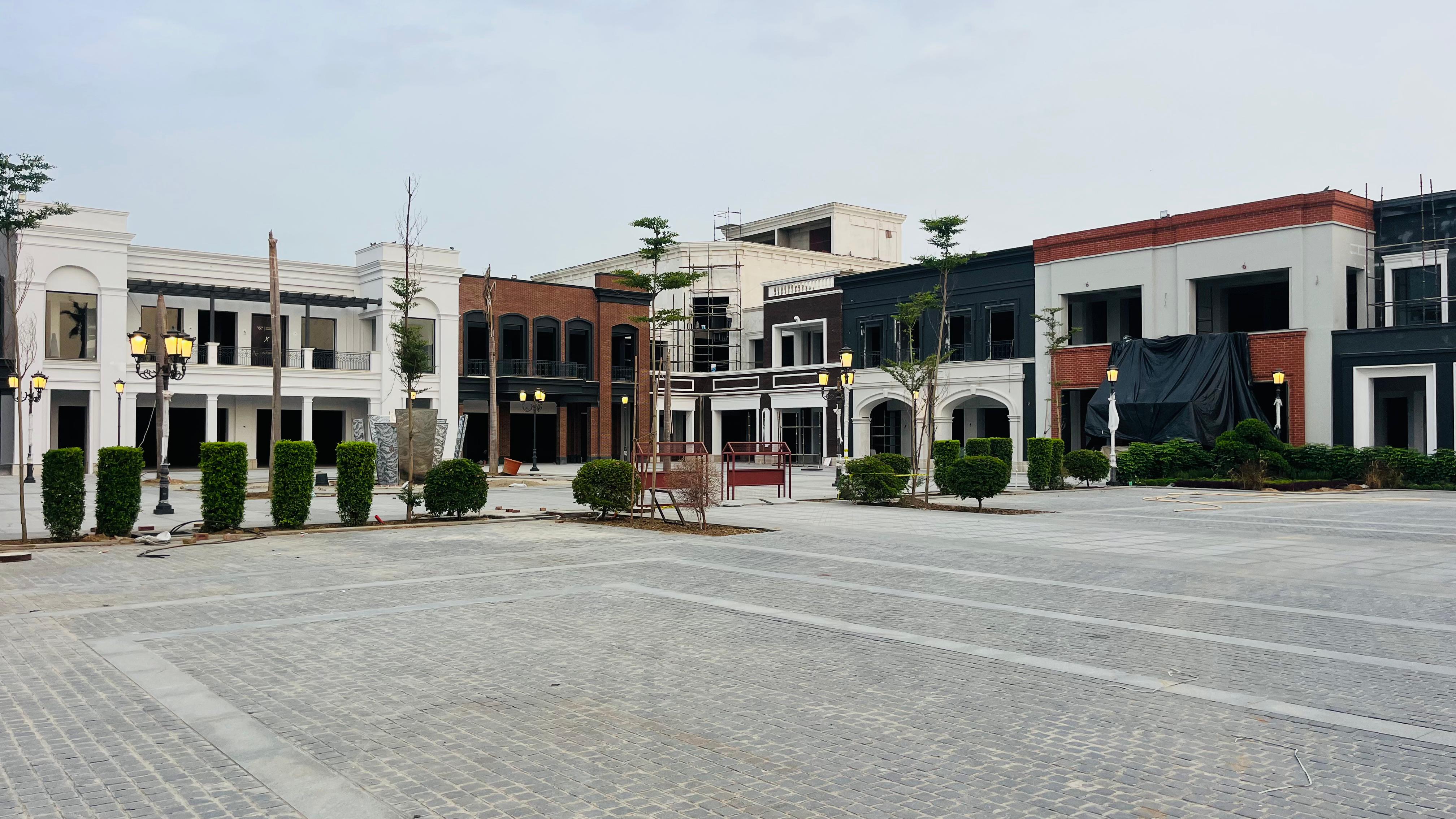 Image of Walk In Square